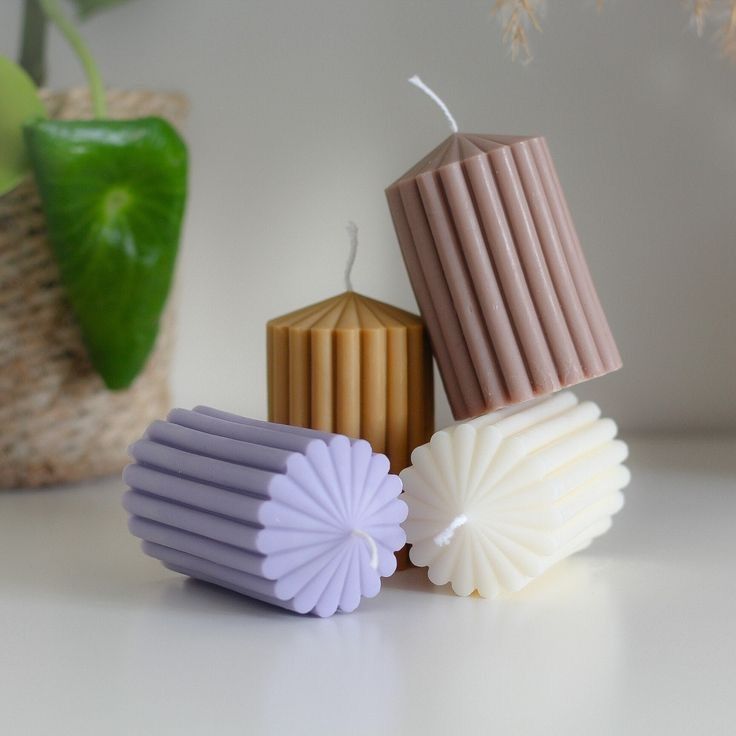 Ribbed Obsidisn Candle