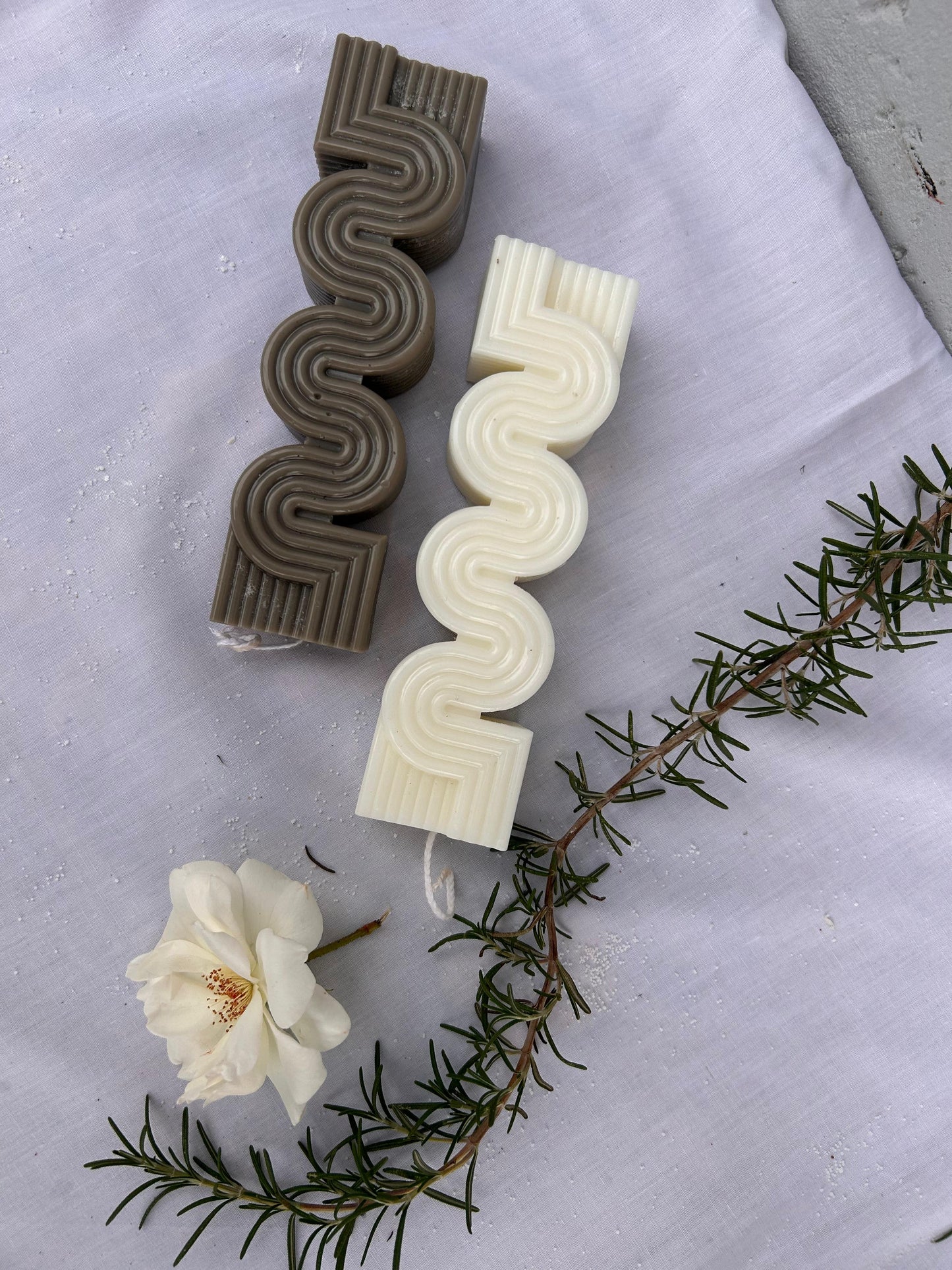 Harmony Curve Candle